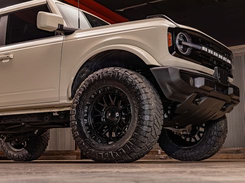 Used 2025 Ford Bronco Outer Banks image 12