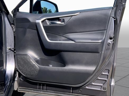 Used 2024 Toyota RAV4 XLE FWD image 22