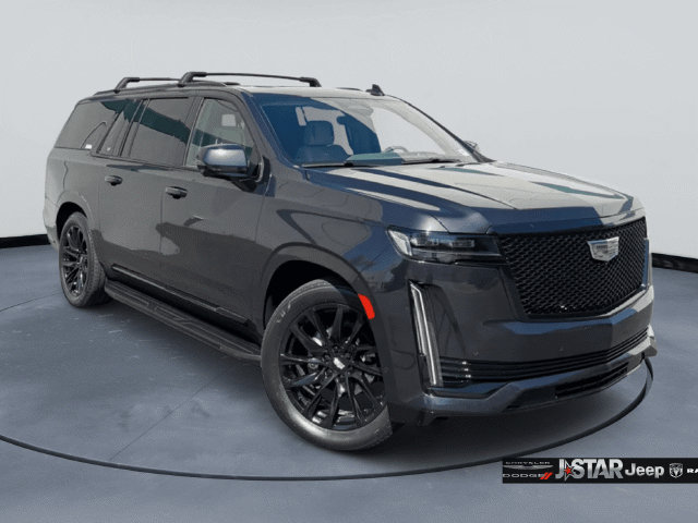 Used 2024 Cadillac Escalade ESV Sport Platinum w/ LPO, ONYX Package AWD/4WD image 3