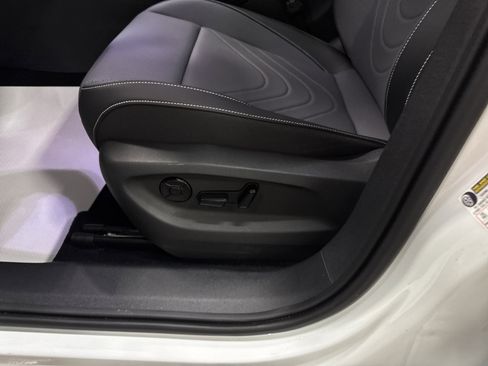 New 2026 Volkswagen Tiguan SE R-Line image 15