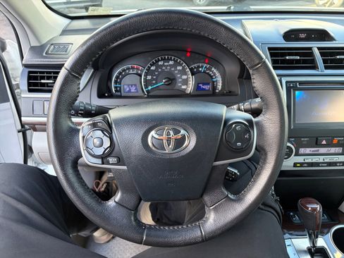 Used 2012 Toyota Camry XLE w/ Leather Pkg FWD image 20