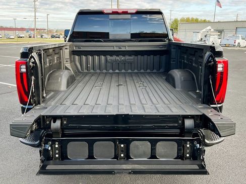 Used 2025 GMC Sierra 2500 Denali image 10