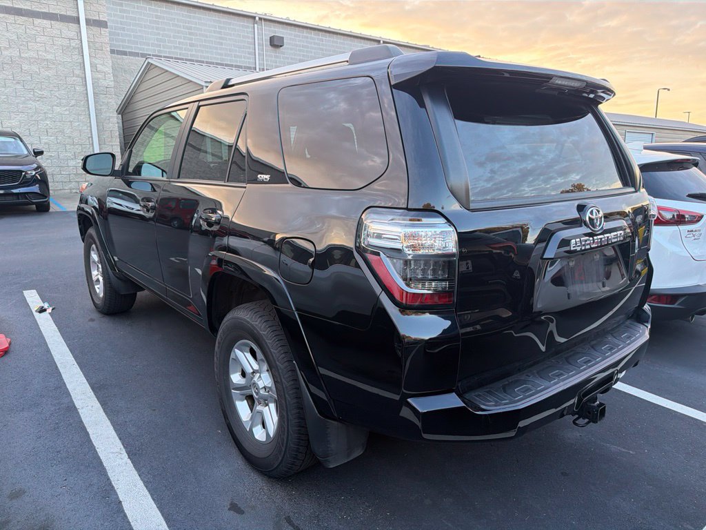 Used 2023 Toyota 4Runner SR5 AWD/4WD image 8