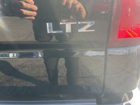 Used 2019 Chevrolet Silverado 1500 LTZ w/ LTZ Convenience Package image 6