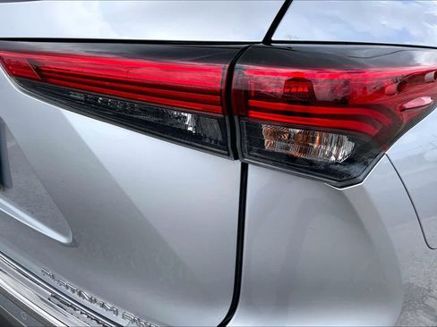 Used 2022 Toyota Highlander Platinum image 30