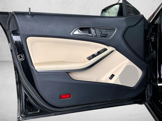 Used 2016 Mercedes-Benz CLA 250 image 18