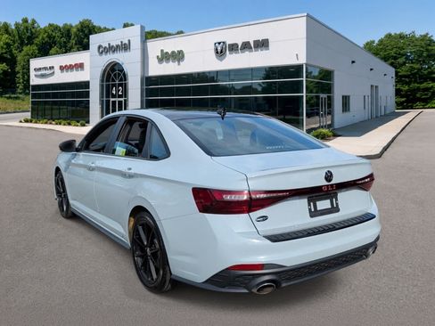 Used 2025 Volkswagen Jetta GLI Autobahn FWD image 4