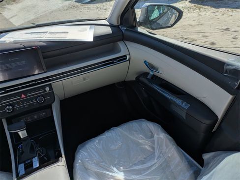 New 2026 Hyundai Tucson SE image 17