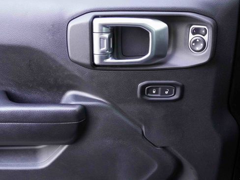 Used 2019 Jeep Wrangler Unlimited Sport S image 15