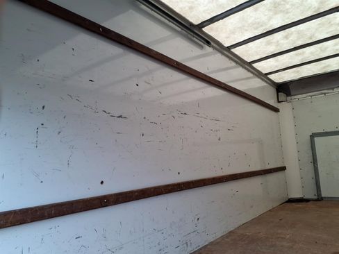 Used 2021 Ford E-350 and Econoline 350 Super Duty image 18