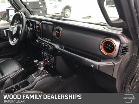 Used 2023 Jeep Gladiator Mojave w/ Cold Weather Group image 32