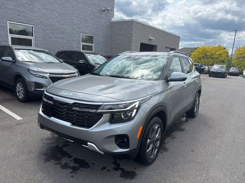 Used 2024 Kia Seltos S AWD/4WD image 6