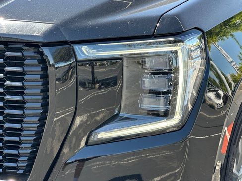 Used 2023 GMC Yukon XL Denali w/ Denali Reserve Package AWD/4WD image 52