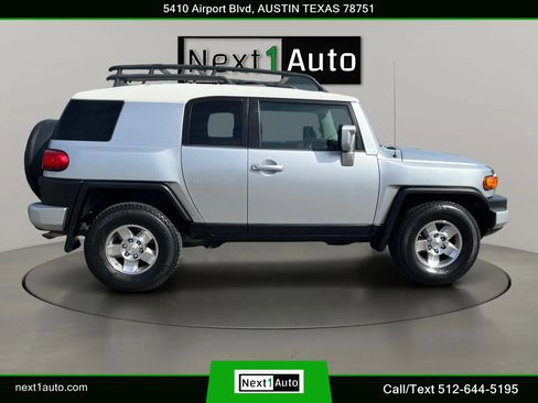 Used 2008 Toyota FJ Cruiser 2WD image 2