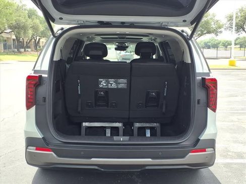 Used 2025 Kia Carnival SX Prestige FWD image 16