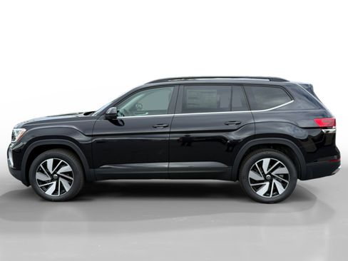 New 2026 Volkswagen Atlas SE image 2