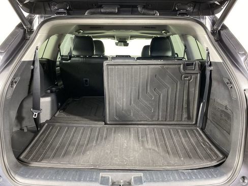 Used 2022 Toyota Highlander XLE image 25