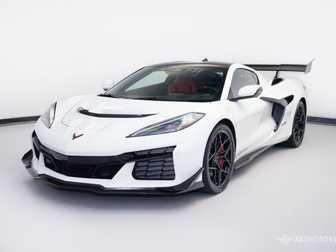 Used 2026 Chevrolet Corvette ZR1 RWD image 2