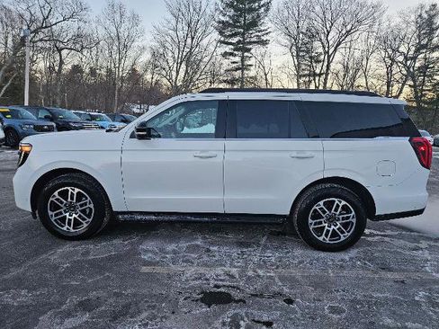 Certified 2025 Ford Expedition Active image 9