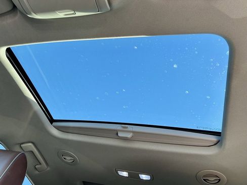 Used 2021 Buick Enclave Avenir w/ Avenir Technology Package image 38