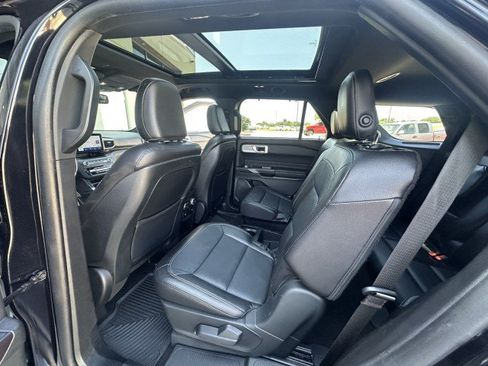 Used 2020 Ford Explorer Limited w/ Class III Trailer Tow Package RWD image 15