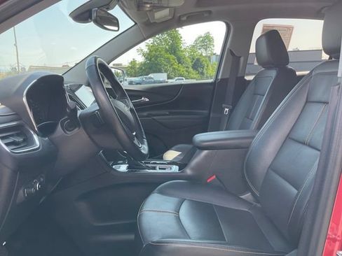 Used 2024 Chevrolet Equinox Premier AWD/4WD image 2