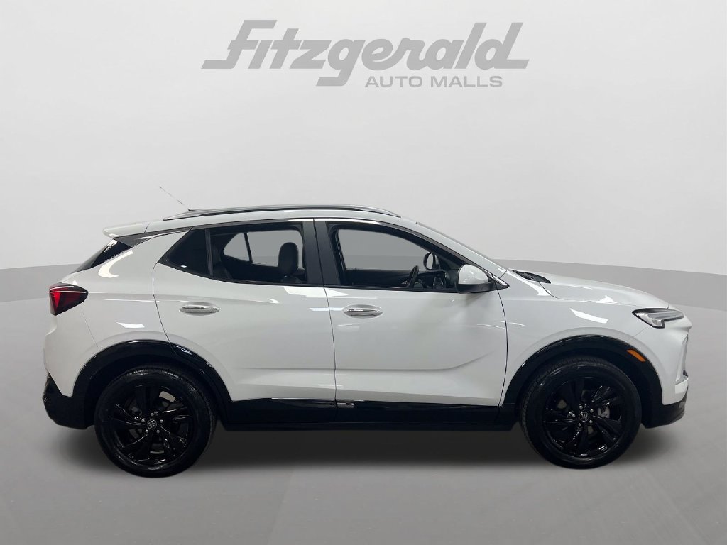 Used 2024 Buick Encore GX Sport Touring FWD image 6