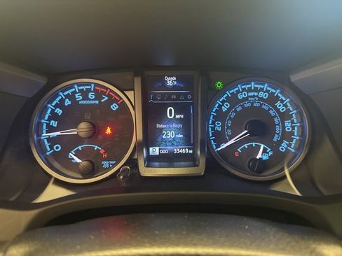 Used 2023 Toyota Tacoma TRD Sport image 5