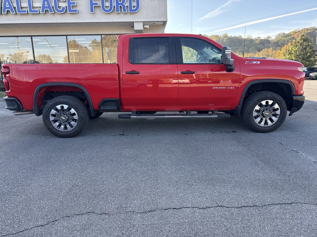 Used 2025 Chevrolet Silverado 2500 Custom w/ Custom Value Package AWD/4WD image 4
