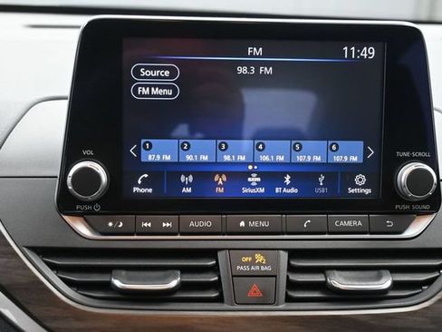 Used 2024 Nissan Altima 2.5 SV FWD image 18