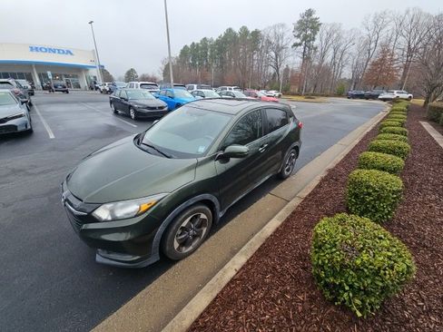 Used 2018 Honda HR-V EX image 3