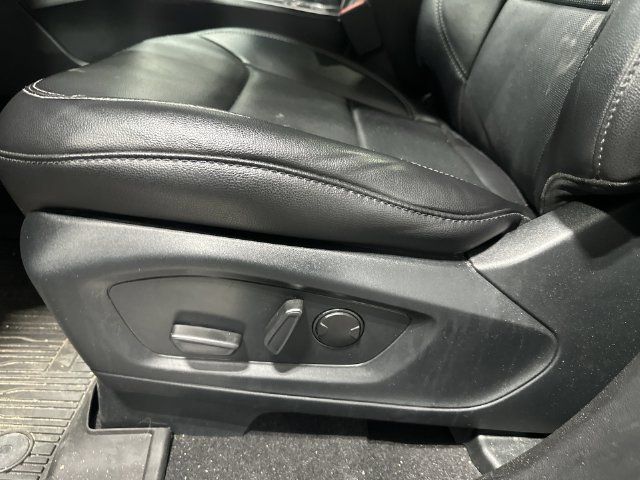 Used 2024 Ford Explorer Limited w/ Limited Technology Package AWD/4WD image 18