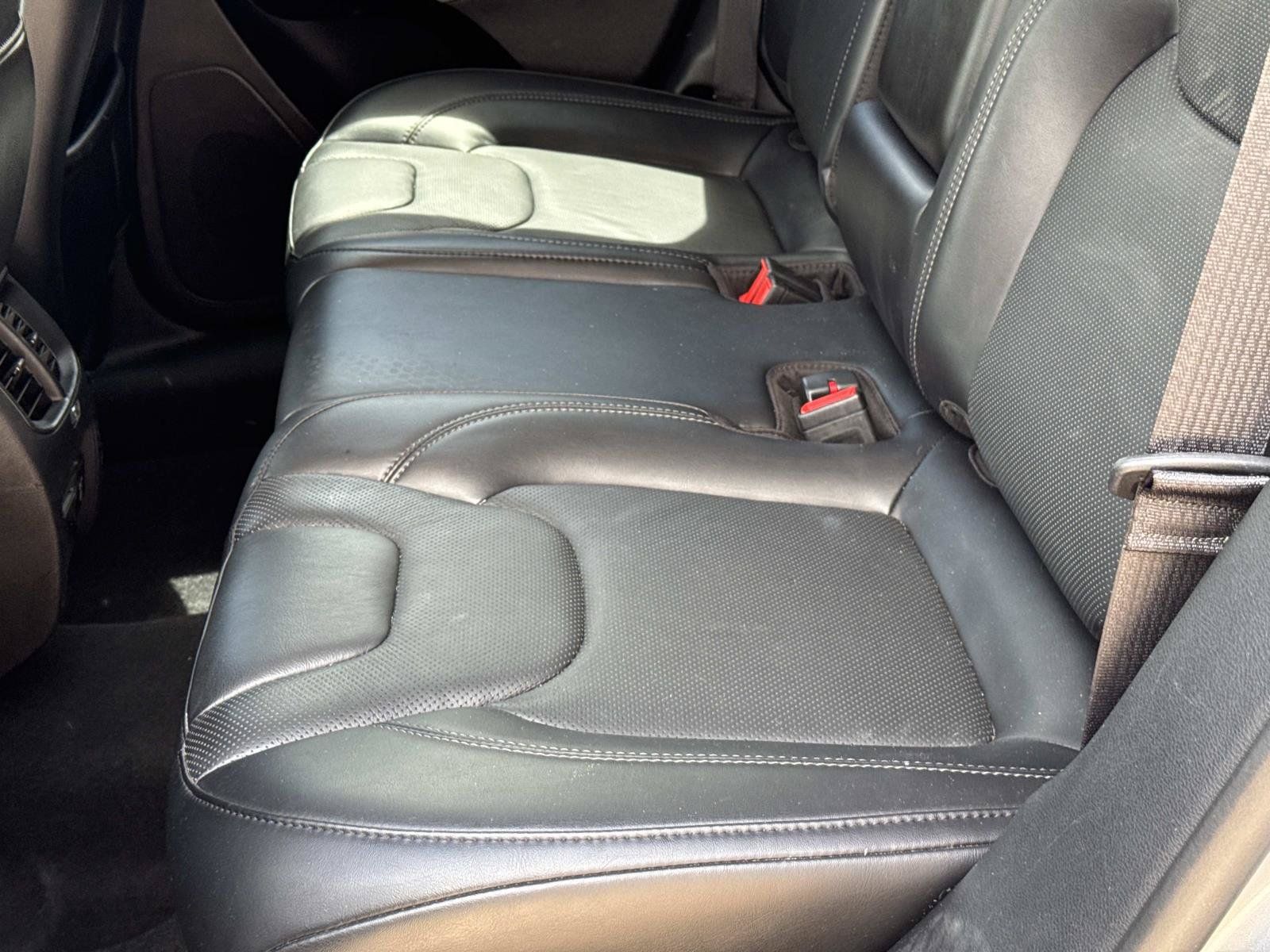Used 2020 Jeep Cherokee Limited FWD image 17