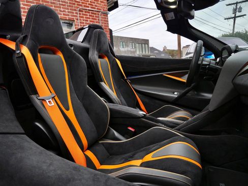 Used 2022 McLaren 720S Performance image 11
