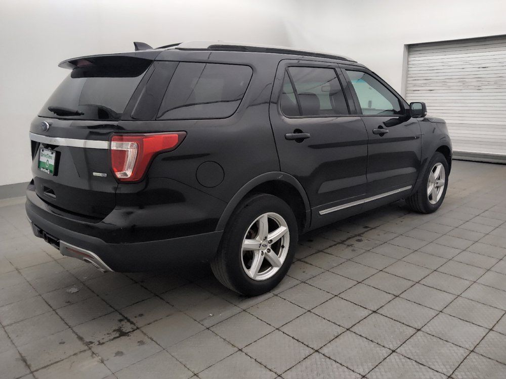 Used 2016 Ford Explorer XLT w/ Equipment Group 202A AWD/4WD image 10