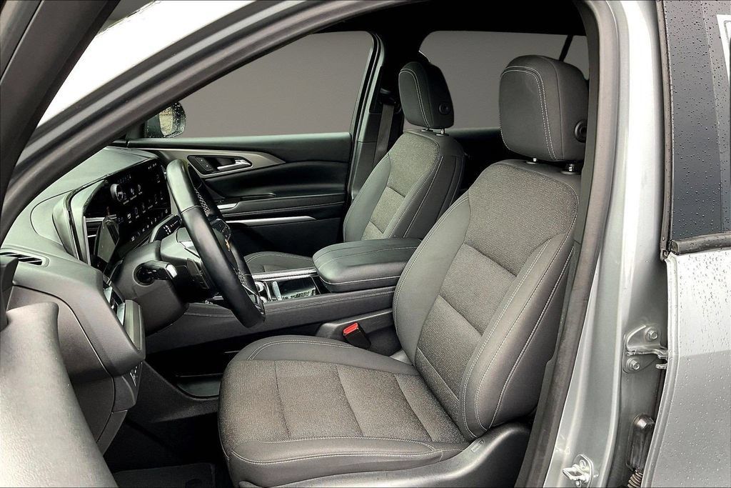 Used 2024 Chevrolet Traverse LT AWD/4WD image 24