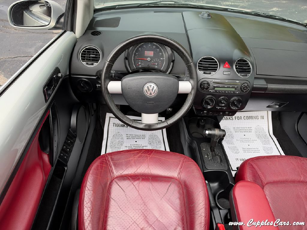 Used 2009 Volkswagen Beetle Blush FWD image 18