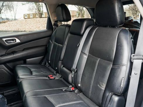 Used 2018 Nissan Pathfinder Platinum image 15