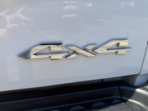 Used 2019 RAM 3500 Tradesman w/ Chrome Appearance Group AWD/4WD image 9