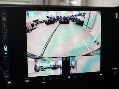 Used 2022 Tesla Model X Plaid image 31