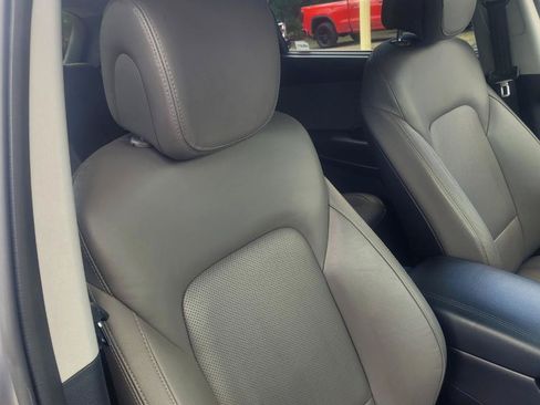 Used 2017 Hyundai Santa Fe Limited AWD/4WD image 27