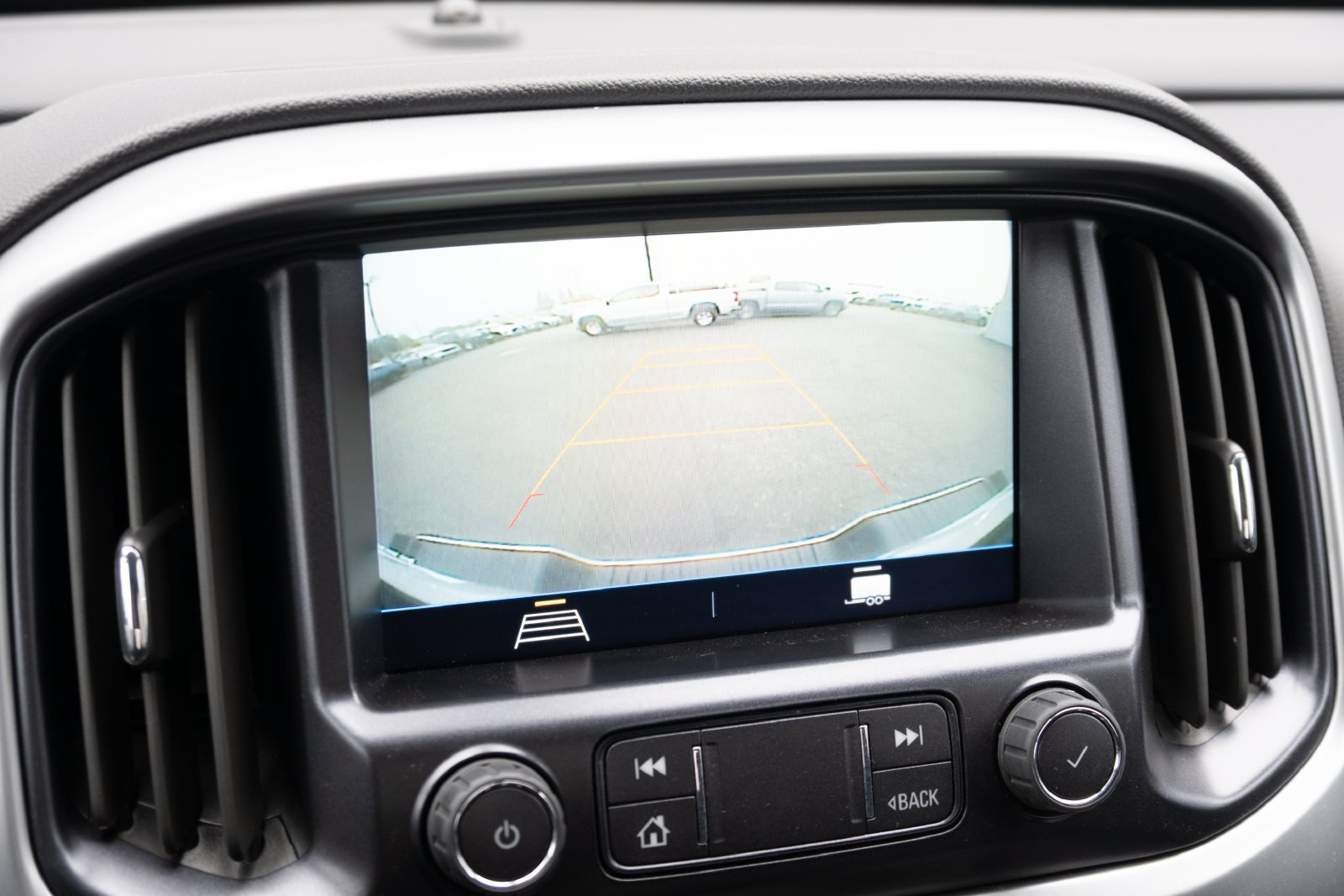 Used 2022 Chevrolet Colorado LT RWD image 4