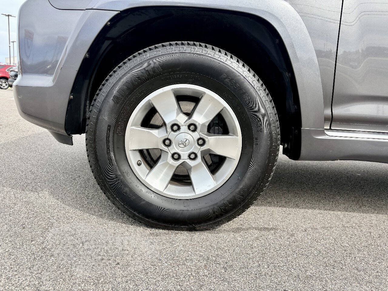 Used 2011 Toyota 4Runner SR5 w/ Premium Pkg w/Leather AWD/4WD image 37