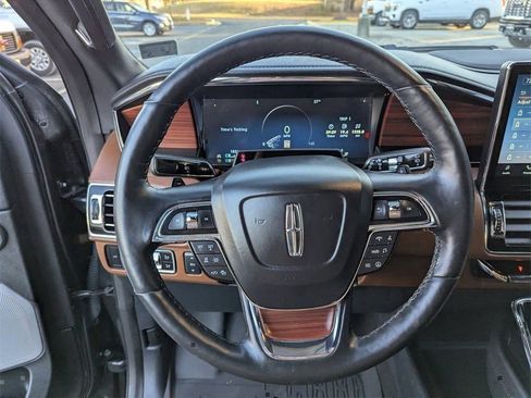 Used 2024 Lincoln Navigator L Reserve image 25