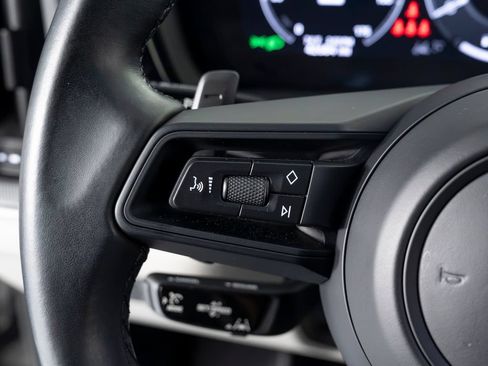 Certified 2024 Porsche Cayenne Coupe AWD/4WD image 26