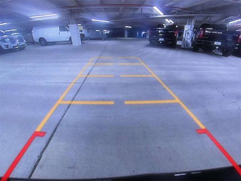 Used 2023 Chevrolet Equinox LT image 28