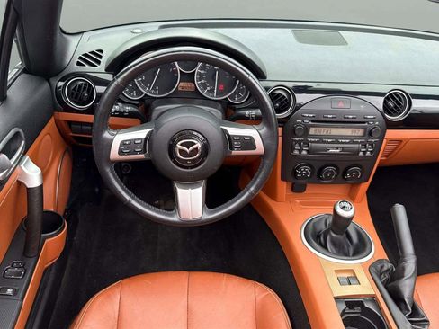 Used 2006 MAZDA MX-5 Miata Grand Touring w/ Suspension Pkg image 24