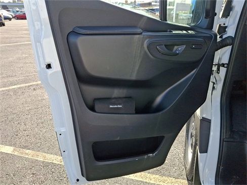 Used 2025 Mercedes-Benz Sprinter 2500 image 12