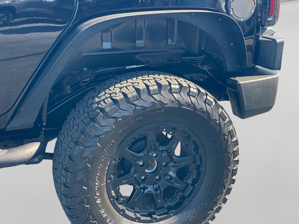 Used 2015 Jeep Wrangler Unlimited Sport w/ Connectivity Group AWD/4WD image 23