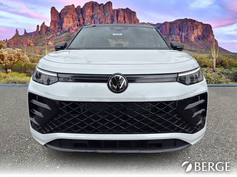 New 2026 Volkswagen Tiguan SE R-Line image 10